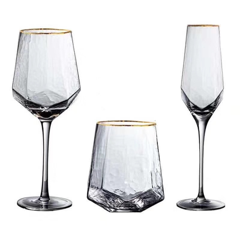 Wine Or Beer - Localité, Martelé, Verres à Champagne, Verres